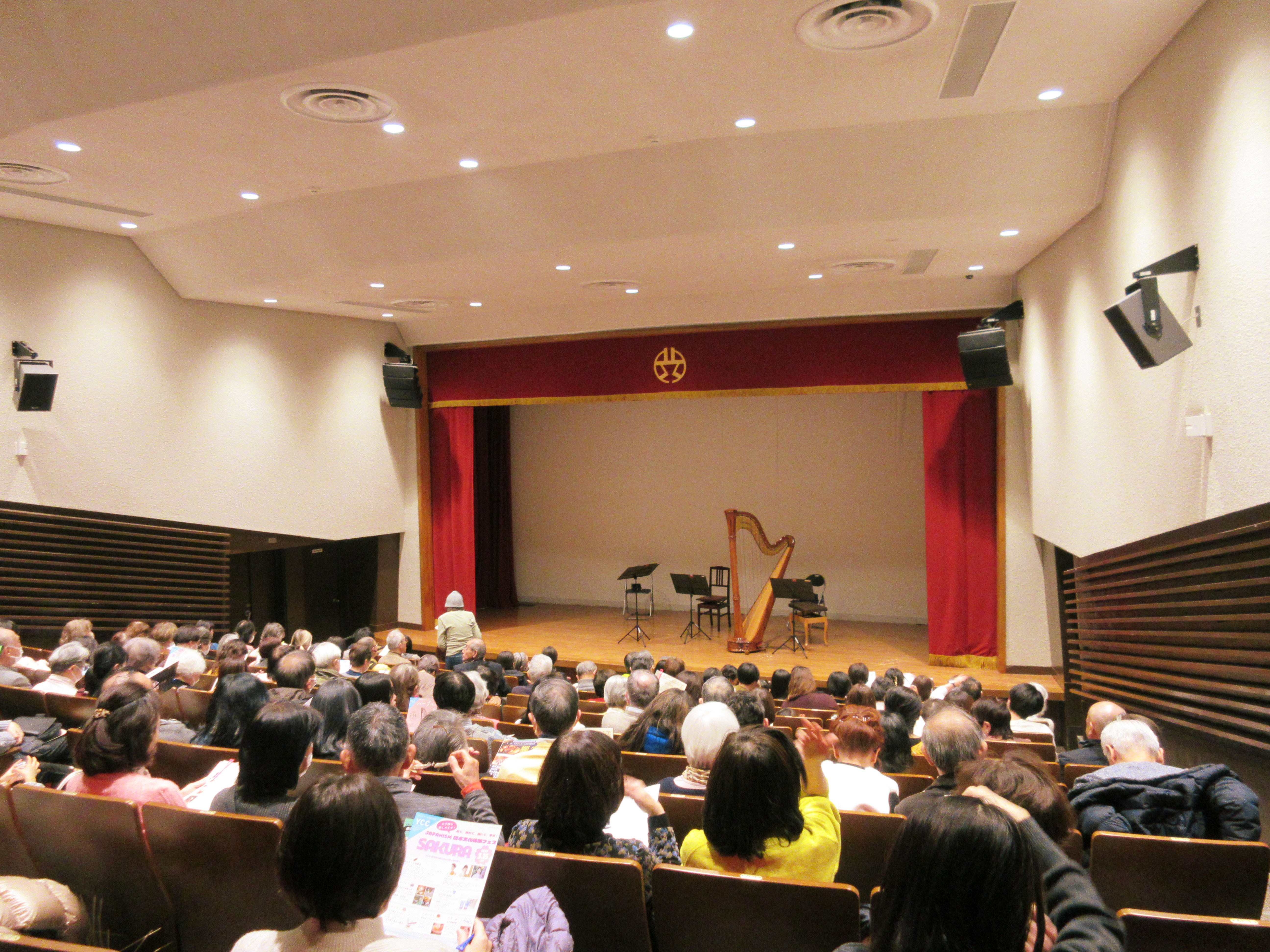 『東京室内管弦楽団によるハープで楽しむ名曲コンサート』開演前の様子