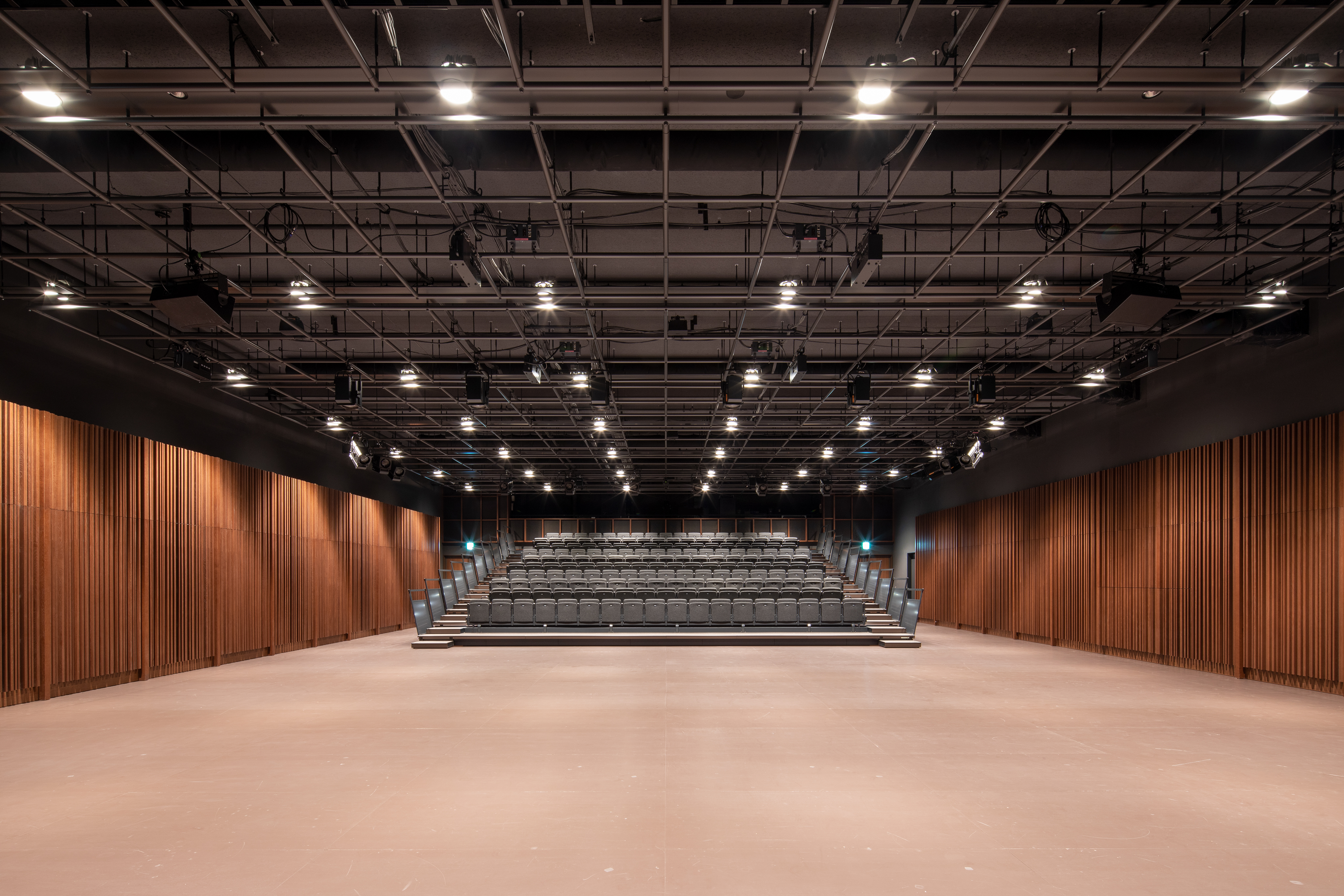 SAPPORO CULTURAL ARTS THEATER hitaru