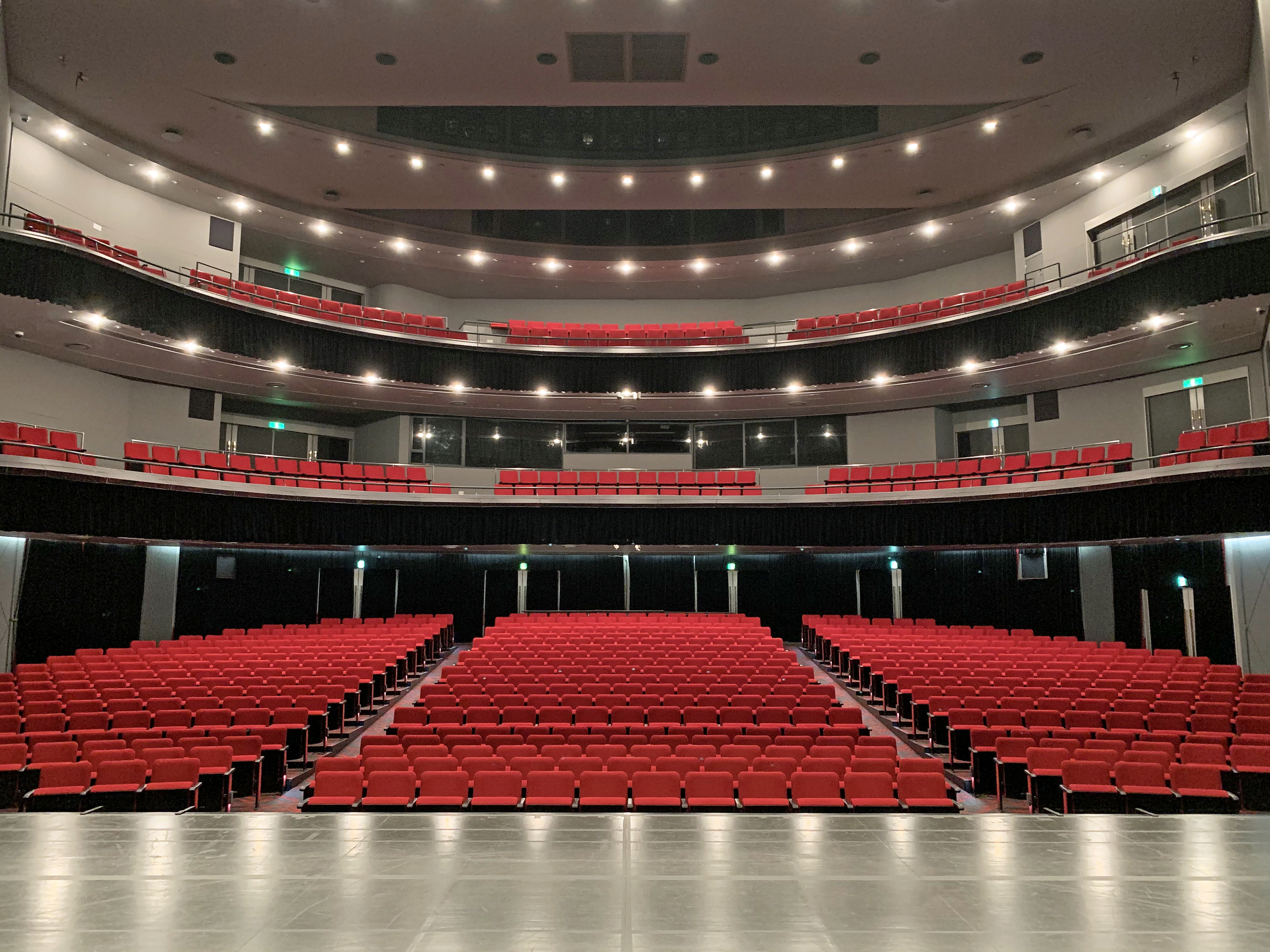 AiiA 2.5 Theater Kobe