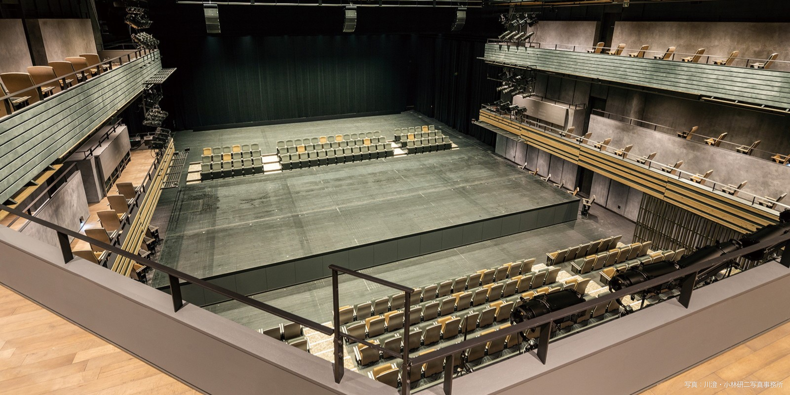 AUBADE HALL, MIDDLE HALL