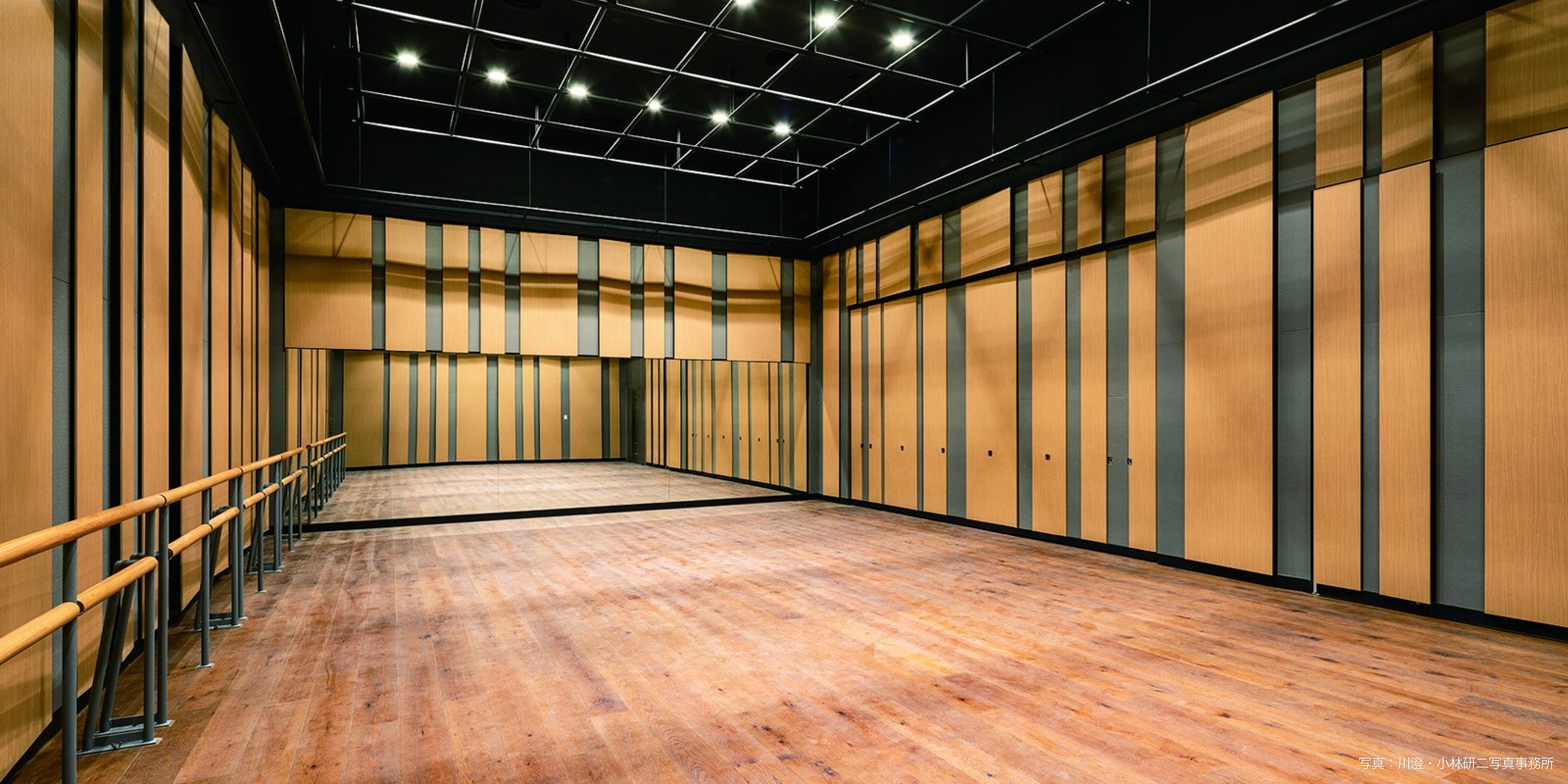 AUBADE HALL, MIDDLE HALL