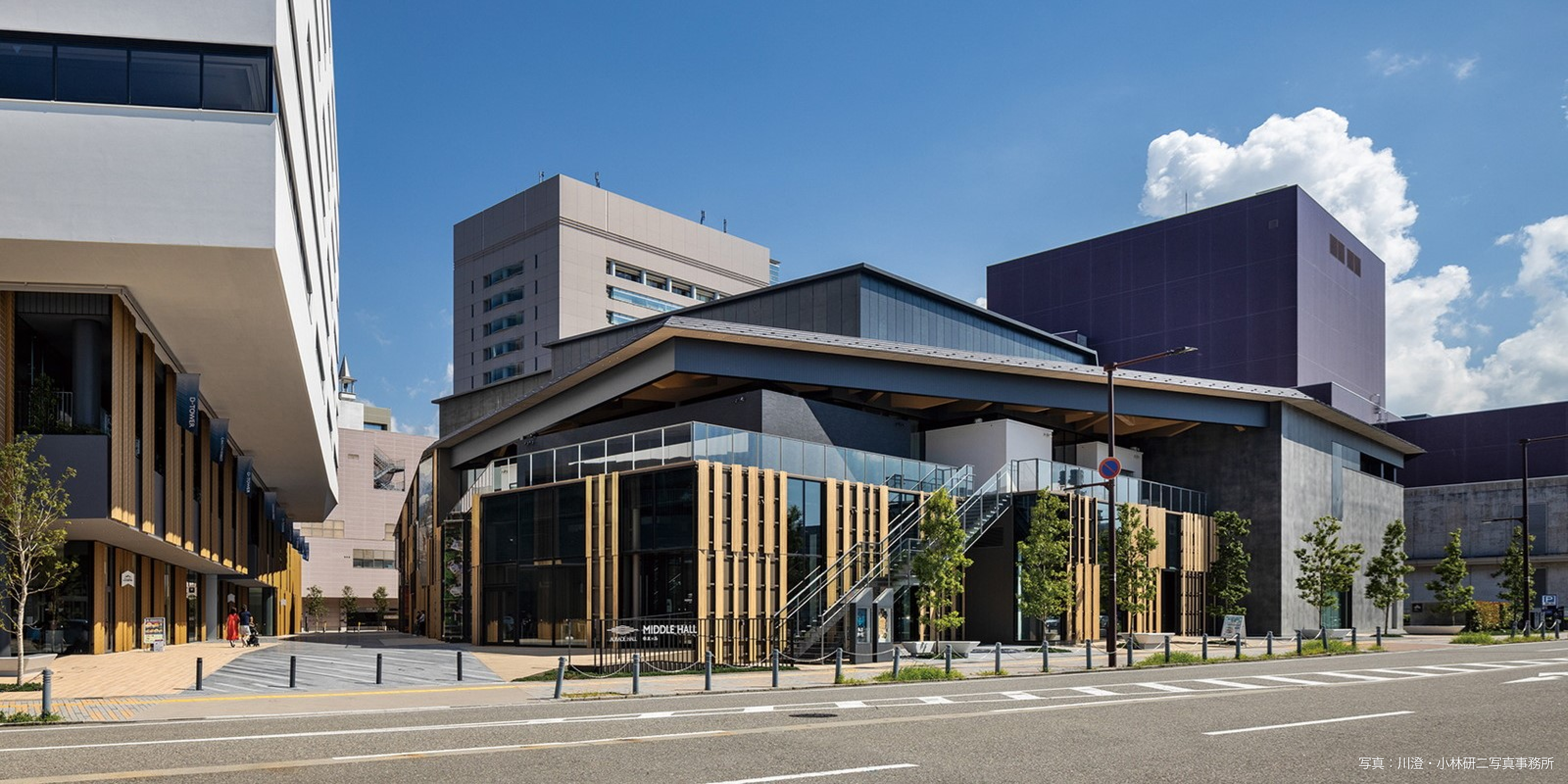 AUBADE HALL, MIDDLE HALL